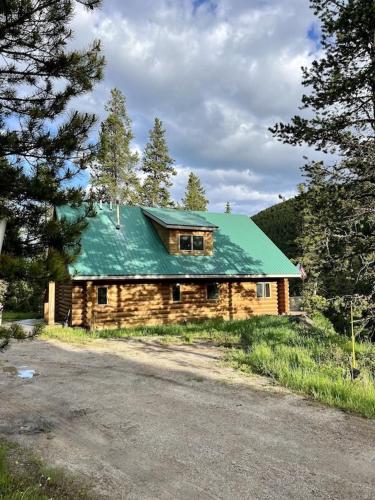 Cerul Mare Cabin in Gallatin Gateway, USA