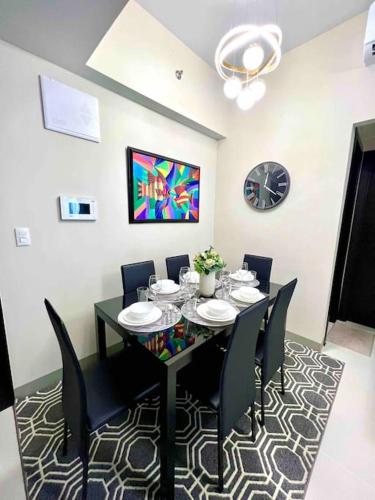 Cozy 2 Bedrooms in BGC with Balcony Bathtub 600Mbps, Manila (foto 11)