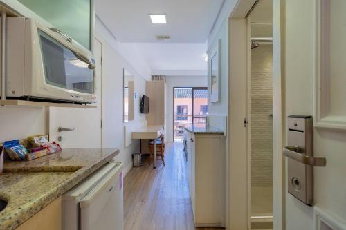 Konyha, Estúdios Modernos em Resort pé na areia - Jurerê Beach Village JBVJR (Estudios Modernos em Resort pe na areia - Jurere Beach Village JBVJR) in Jurerê