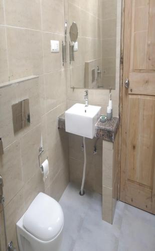 Double Room image 1