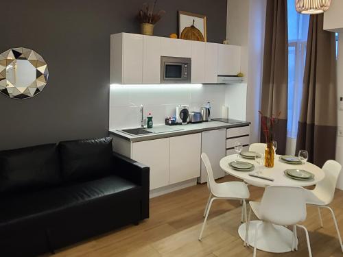 Las Artes Hlius Luxury Apartments 4