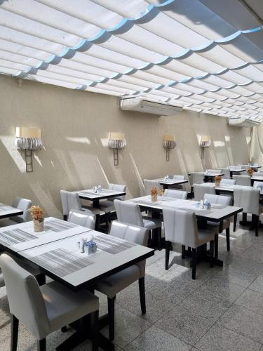 Restaurant, Tropical Barra Hotel in Barra da Tijuc