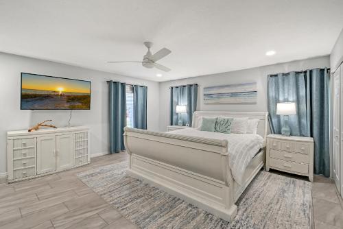 HEATED Pool, Game Room, Bunk Beds, Close to Beaches, Fun! in Bradenton