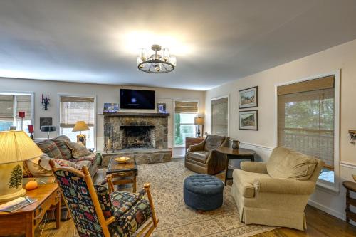 Near Highlands 36-Acre Scaly Mountain Lodge Near Highlands 36-Acre Scaly Mountain Lodge