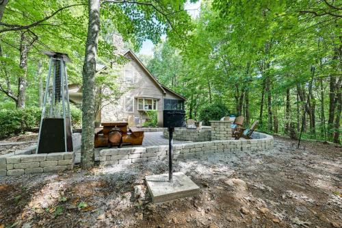 Near Highlands 36-Acre Scaly Mountain Lodge Near Highlands 36-Acre Scaly Mountain Lodge