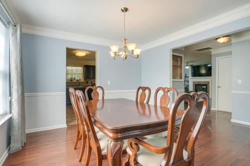 Raleigh Home with Screened Porch 8 Mi to Downtown! in Raleigh, USA