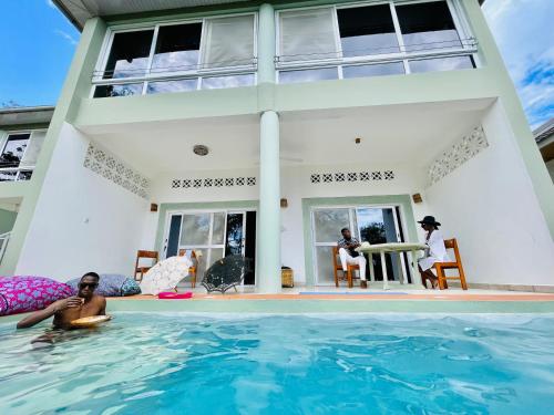 The Pool House & The Colobus House, Bella Seaview, Diani Beach, Kenya