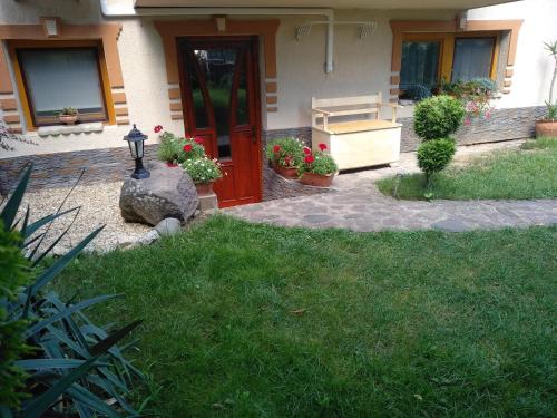 Exterior view, Greti Apartman in Sarospatak