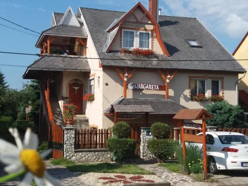 Exterior view, Greti Apartman in Sarospatak