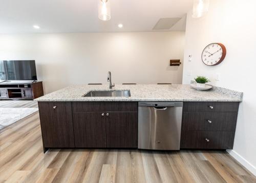 2 Bedroom Fully Furnished Luxury Apartment 304 in Colorado Springs, USA