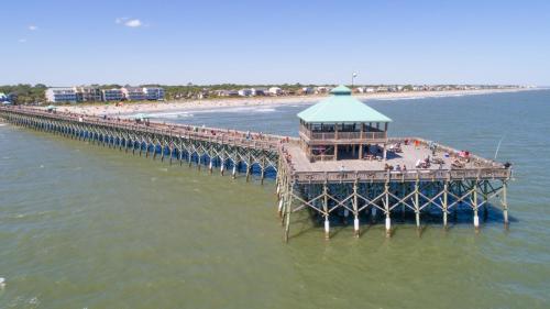 Great location super cute & spacious Folly Vacation Apt B - image 10