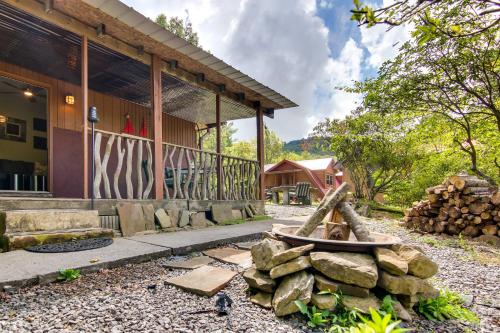 Mountain-View Pisgah Forest Getaway with Fire Pit!