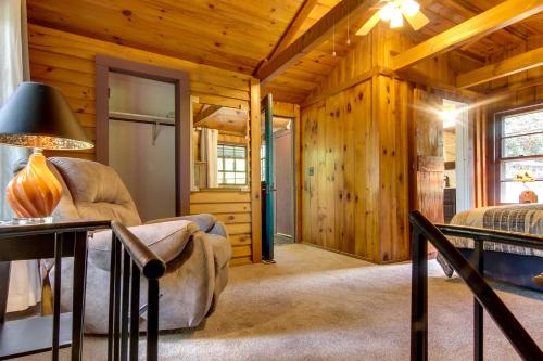 Pisgah Forest Cabin with Mountain and Waterfall Views!