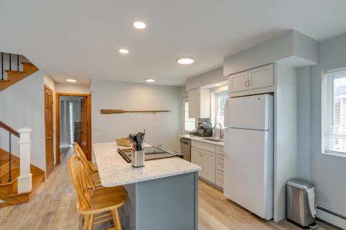 Oak Harbor Lake Home with 4 Decks and Seating! in Sand Beach, USA
