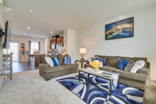 Spacious Hedgesville Retreat about 5 Mi to Golf Course in Hedgesville, USA