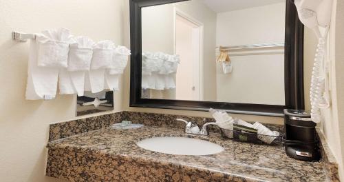 Best Western Amador Inn - image 12