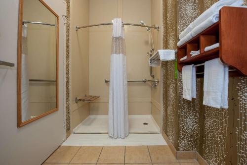 Hampton Inn Bowling Green KY - image 13