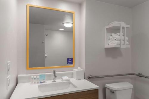 Hampton Inn La Crosse/Onalaska - image 8