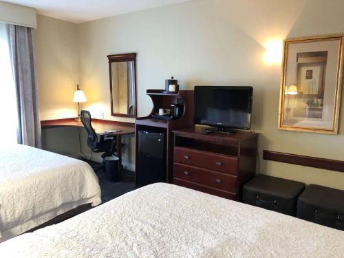 Hampton Inn & Suites Norfolk-Airport - image 10
