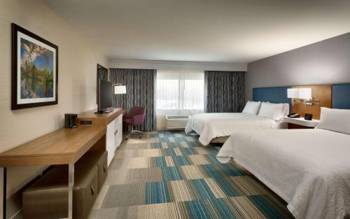 2 queen beds