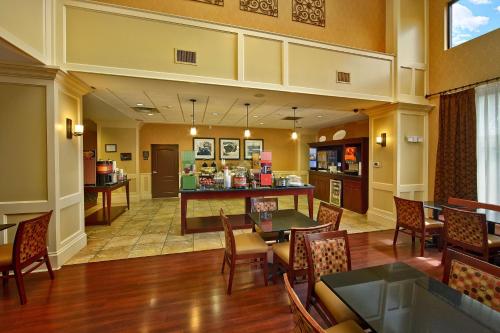 Hampton Inn & Suites Sevierville at Stadium Drive