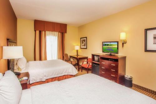 Hampton Inn & Suites Sevierville at Stadium Drive in Kodak, USA