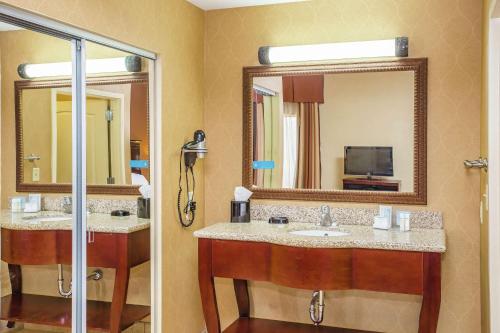 Hampton Inn & Suites Sevierville at Stadium Drive
