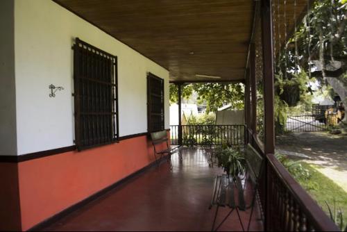 Habitacion Casa Campestre con piscina en Buga