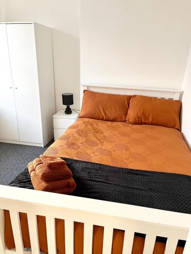 Convenient & Modern Private Bedroom Space near Barnsley Hospital
