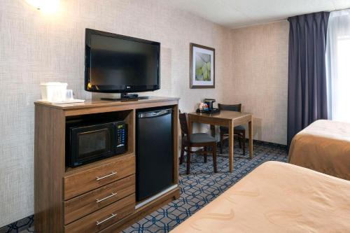 Quality Suites - Hotel - Whitby