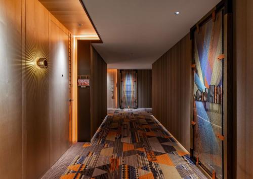 King Room image 6