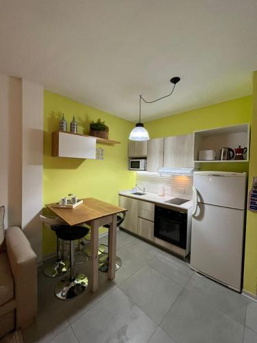 Kitchen, Ministro Brin Suite MT in Banfield