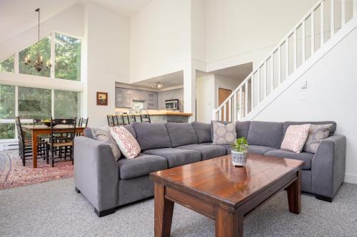 Gorgeous Chalet with Fairway Views by Harmony Whistler, Whistler (fotografie 7)