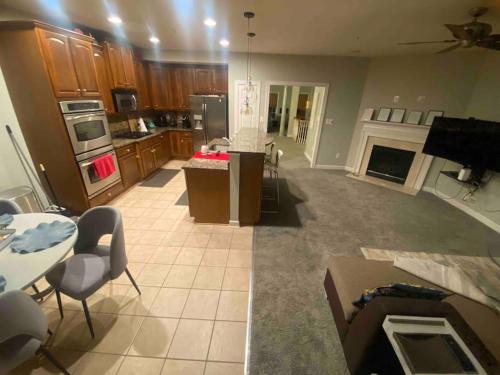 Open Floor Plan, Spa Tub, Fully Stocked Kitchen, King Bed, Frederick (foto 6)