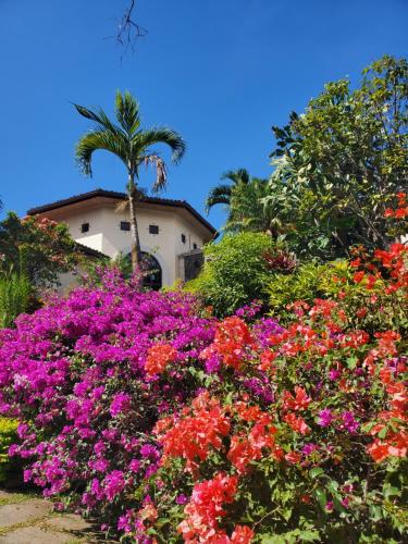 STUNNING Estate! Hacienda Su Majestad