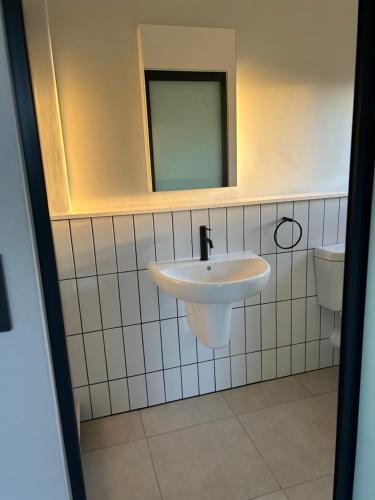 Fusion Guest House - Tap to explore photos