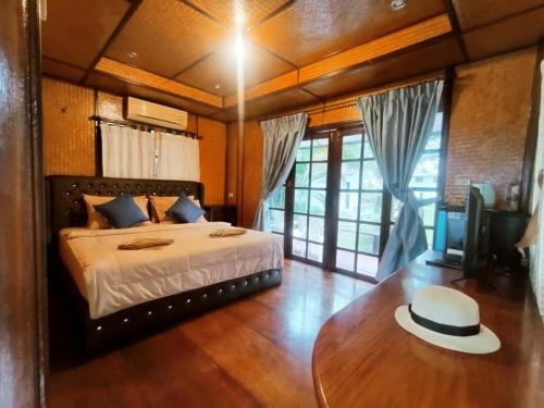 เกาะกูด เนเวอแลนด์บีช รีสอร์ท (Koh Kood Neverland Beach Resort) in อ่าวคลองหิน