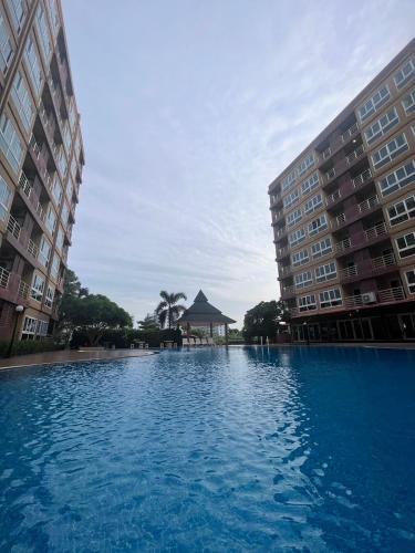 Swimming pool, H2DO Hotel in Bang Bo