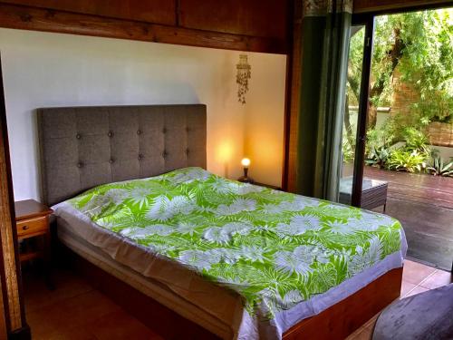 Faré Anaiti Moorea (Fare Anaiti Moorea) in ニュウラ