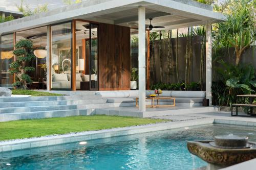 Seven-Bedroom Villa with Private Pool  image 8