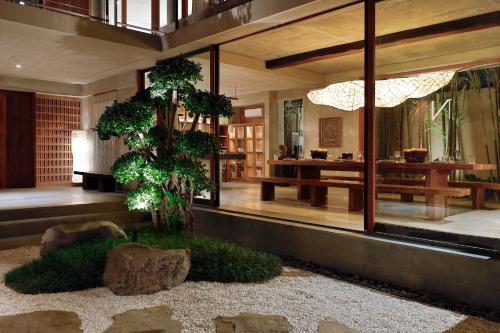 Seven-Bedroom Villa with Private Pool  image 7