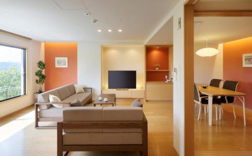 Junior Suite with Mountain View