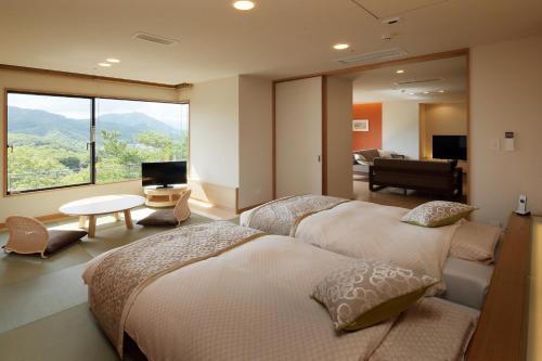 Junior Suite with Mountain View