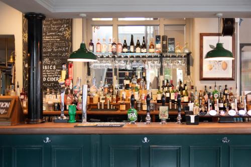 Kew Gardens Hotel - image 14