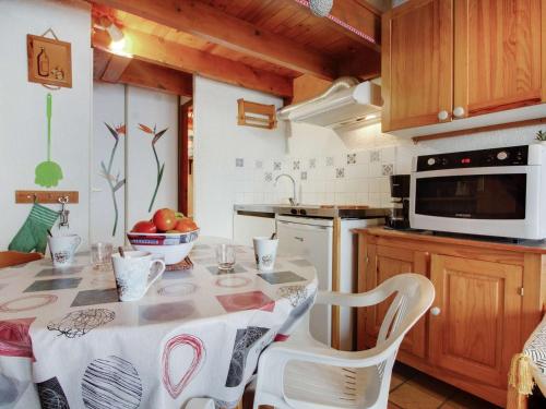 Chalet duplex 4 pers. avec cheminée et parking - Viella - FR-1-402-48 (Chalet duplex 4 pers. avec cheminee et parking - Viella - FR-1-402-48) in Viella