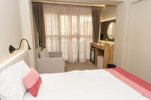 Double or Twin Room with Balcony - All Inclusive image 6