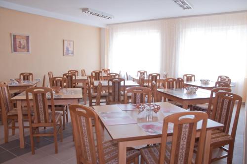 ห้องอาหาร, Garni hotel Alma in ปิรอต