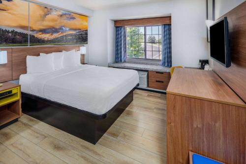 Days Inn by Wyndham Greeley - image 6