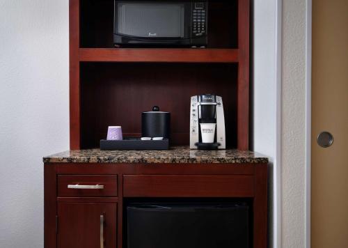 Hilton Garden Inn Ann Arbor - image 10