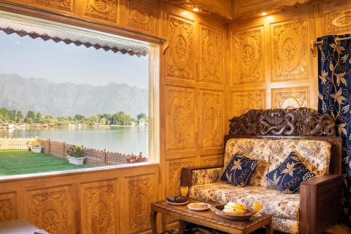 Wangnoo Heritage Houseboats